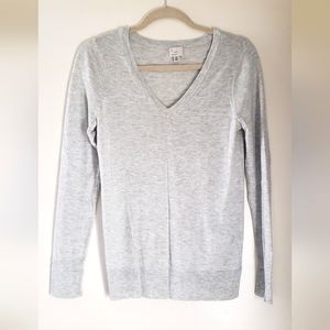 A New Day XS lightweight light grey V-neck sweater